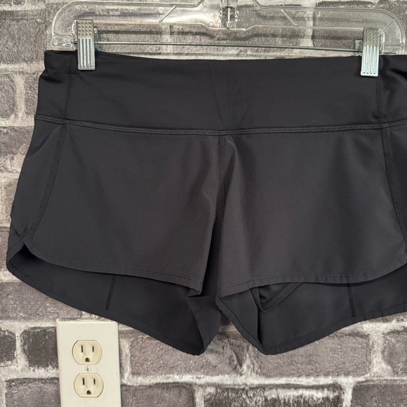 Lululemon Speed Short 4-way Stretch 2.5" Black shorts - Picture 3 of 9